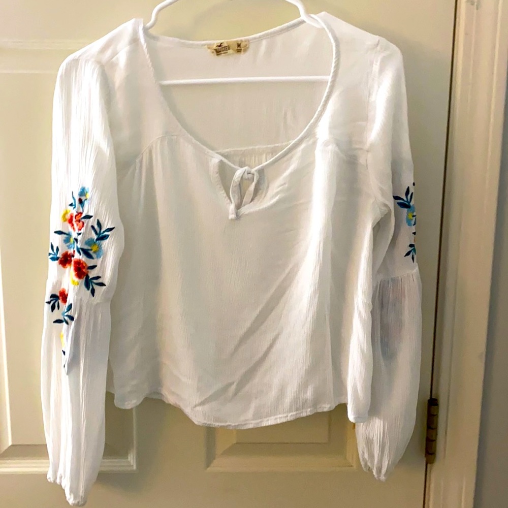 Embroidered flower sleeve white top